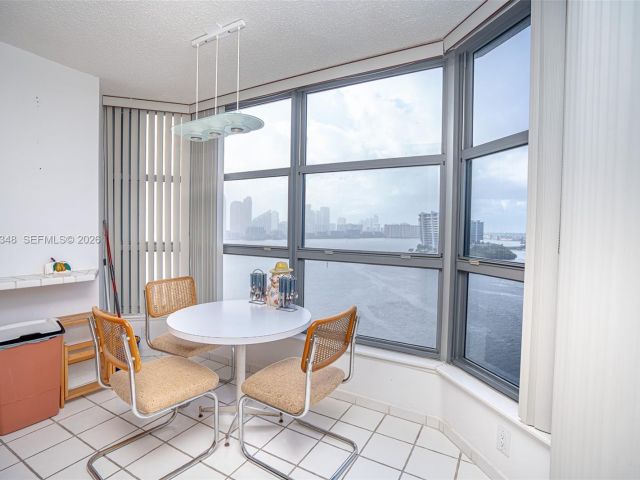 Apartment for rent  Unit #1401 - photo 7528555