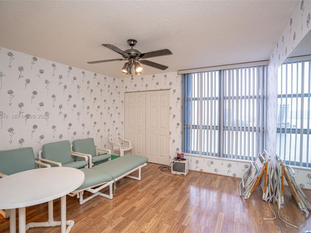 Apartment for rent  Unit #1401 - photo 7528560