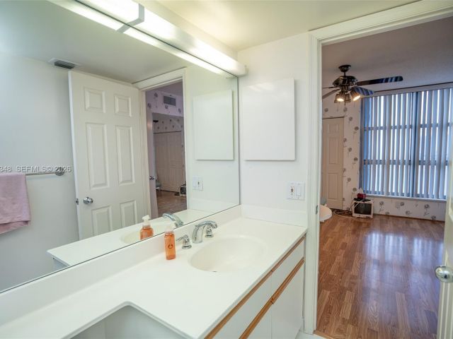 Apartment for rent  Unit #1401 - photo 7528562