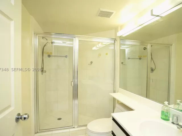 3-bedroom condo for rent in Aventura - 3530 Mystic Pointe Dr 1401 - MondialRealty