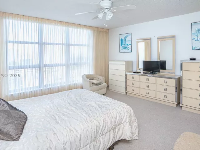 3-bedroom condo for rent in Aventura - 3530 Mystic Pointe Dr 1401 - MondialRealty