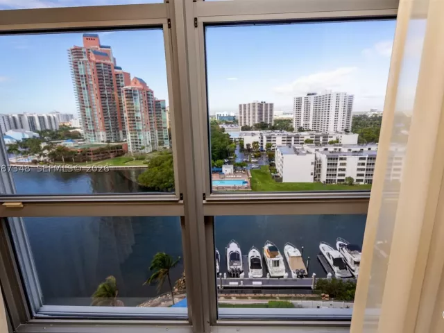 3-bedroom condo for rent in Aventura - 3530 Mystic Pointe Dr 1401 - MondialRealty