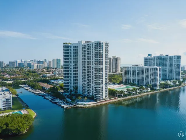 3-bedroom condo for rent in Aventura - 3530 Mystic Pointe Dr 1401 - MondialRealty
