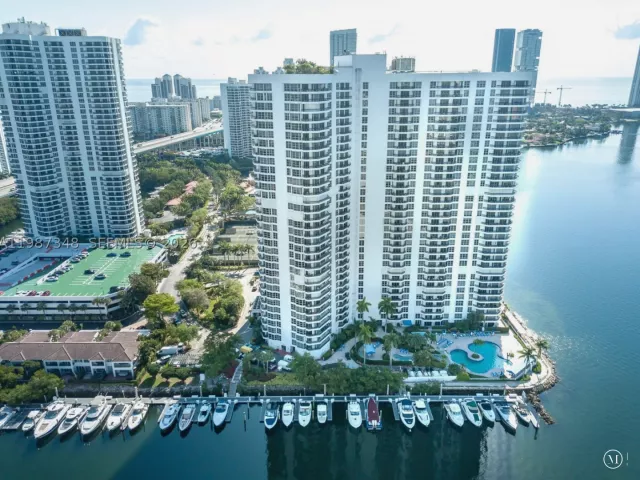 3-bedroom condo for rent in Aventura - 3530 Mystic Pointe Dr 1401 - MondialRealty