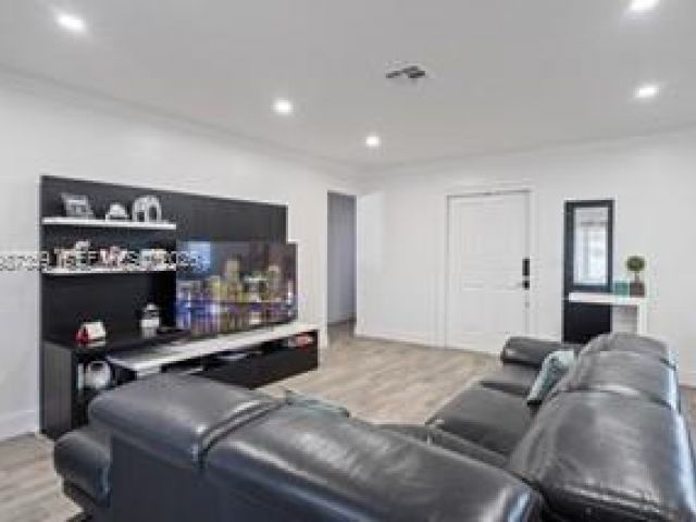 Home for rent at 8461 NW 16th St 8461 - photo 7515884