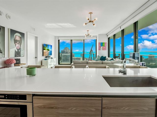 Apartment for rent  Unit #4306 - photo 7516094