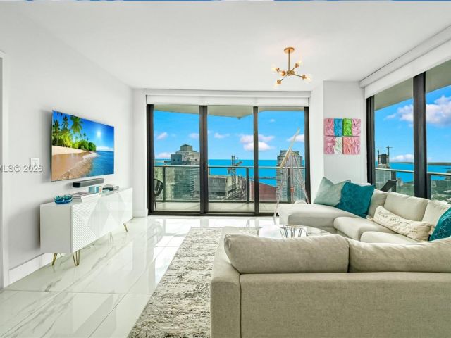 Apartment for rent  Unit #4306 - photo 7516100