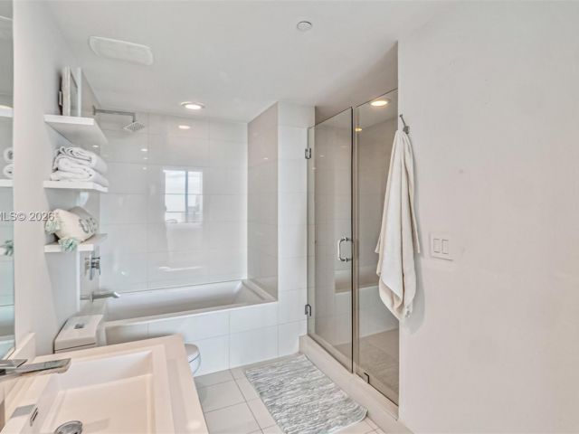 Apartment for rent  Unit #4306 - photo 7516106