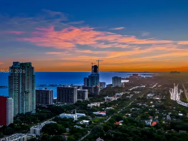 3-bedroom condo for rent in Miami - 1300 S Miami Ave 4306 - MondialRealty