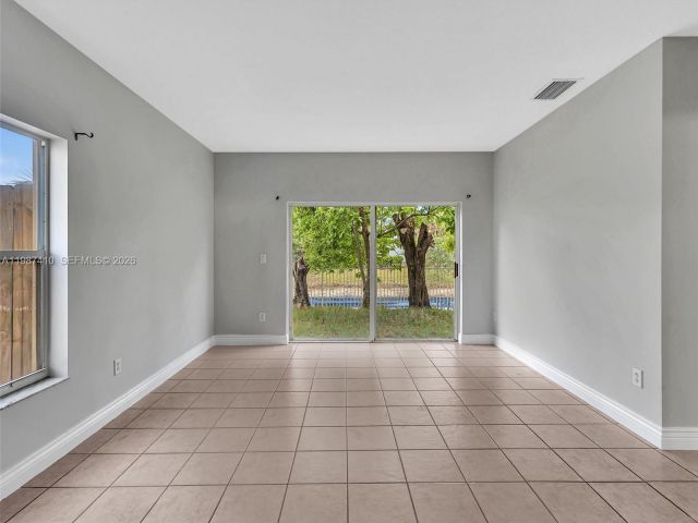 Home for rent at 1498 SW 106th Ave 1498 - photo 7515950