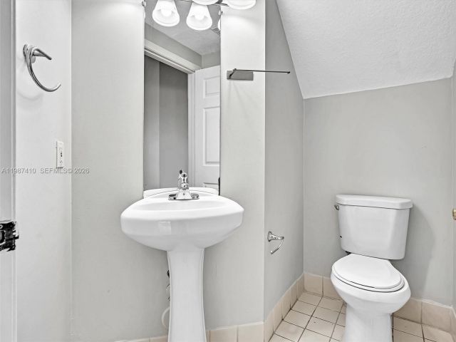 Home for rent at 1498 SW 106th Ave 1498 - photo 7515958