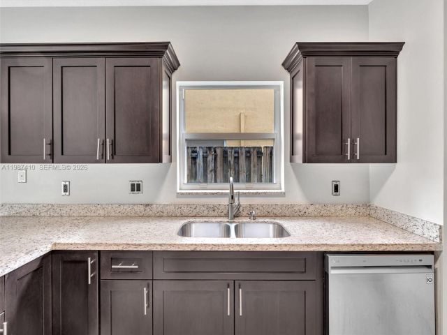 Home for rent at 1498 SW 106th Ave 1498 - photo 7515970