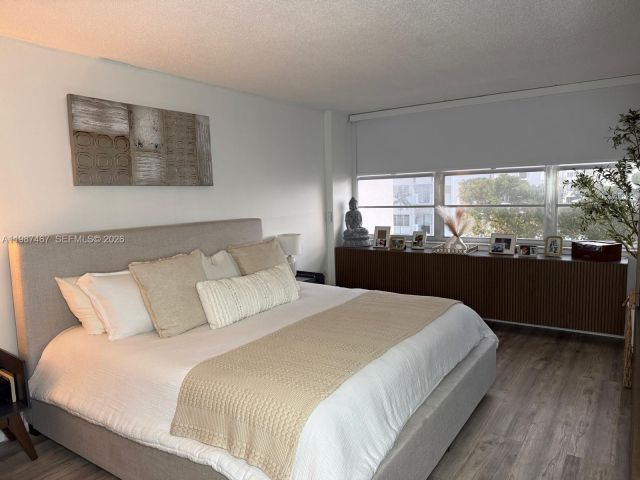 Apartment for rent  Unit #404 - photo 7519806