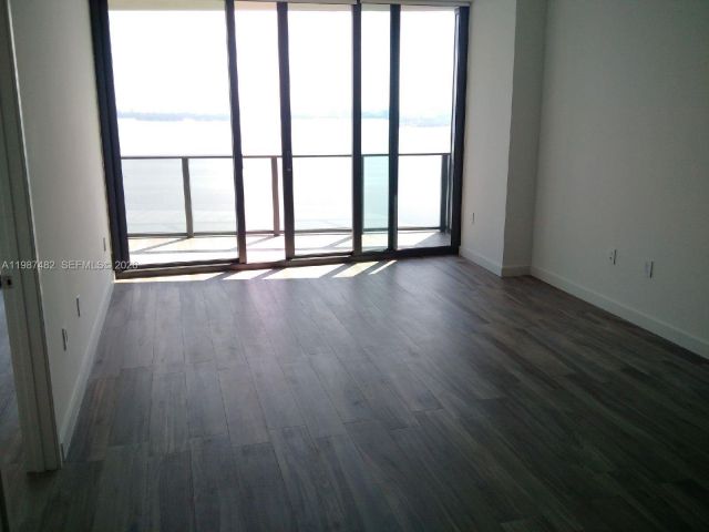 Apartment for rent  Unit #3705 - photo 7518870