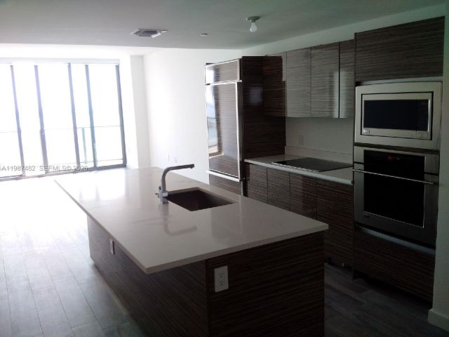 Apartment for rent  Unit #3705 - photo 7518872