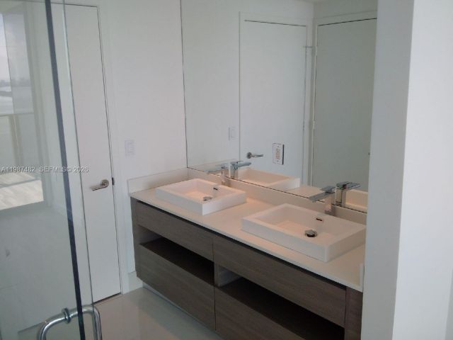 Apartment for rent  Unit #3705 - photo 7518874