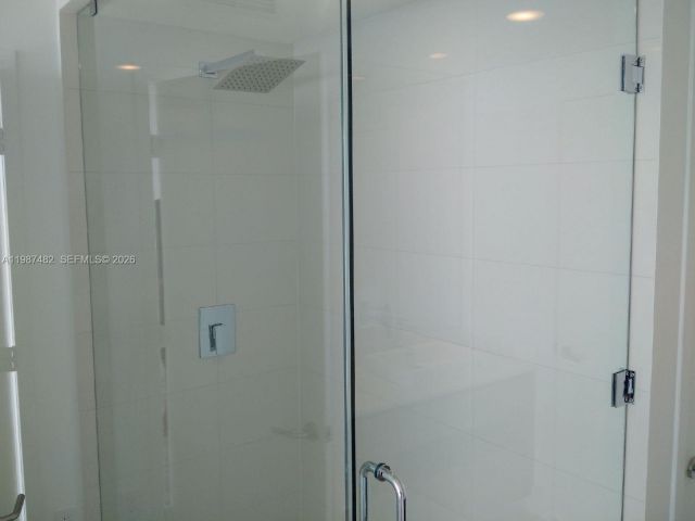 Apartment for rent  Unit #3705 - photo 7518875