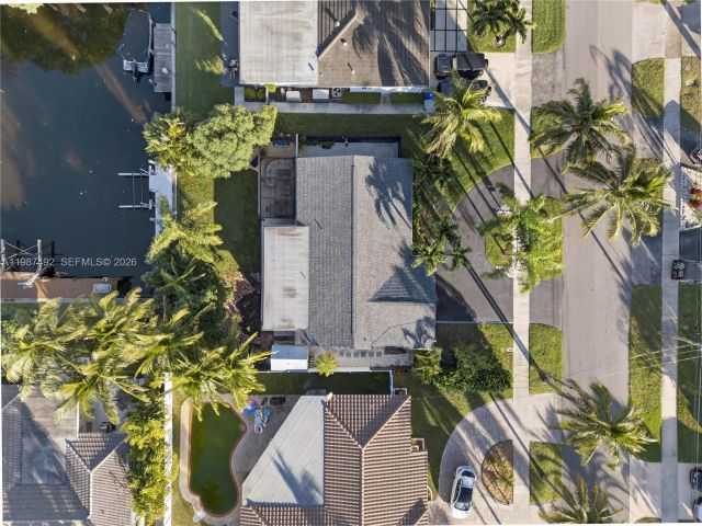 Home for rent at 371 SE 3rd St 371 - photo 7517574