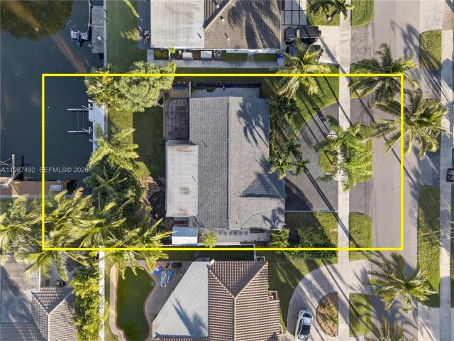 Home for rent at 371 SE 3rd St 371 - photo 7517575