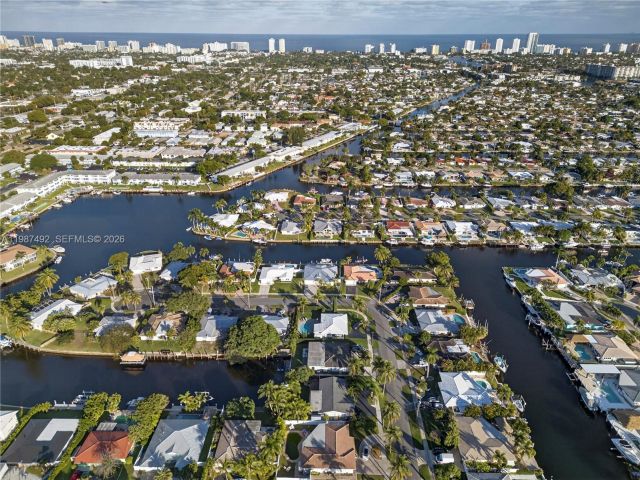 Home for rent at 371 SE 3rd St 371 - photo 7517576