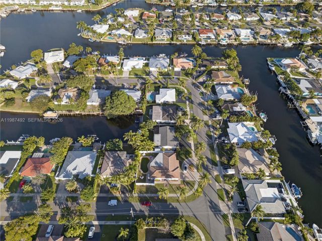 Home for rent at 371 SE 3rd St 371 - photo 7517577