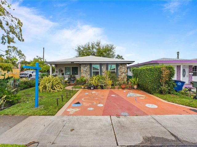 Home for sale at 720 NW 4th St - photo 7517722