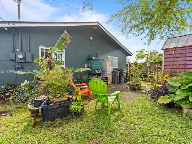 Home for sale at 720 NW 4th St - photo 7517727