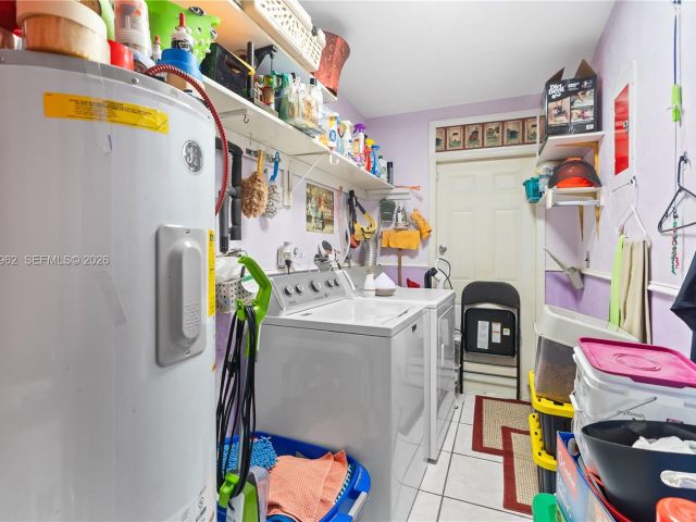 Home for sale at 720 NW 4th St - photo 7517738