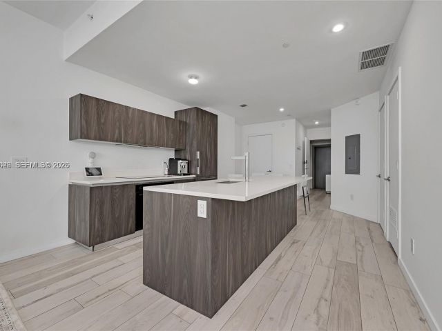 Apartment for rent  Unit #4805 - photo 7518994