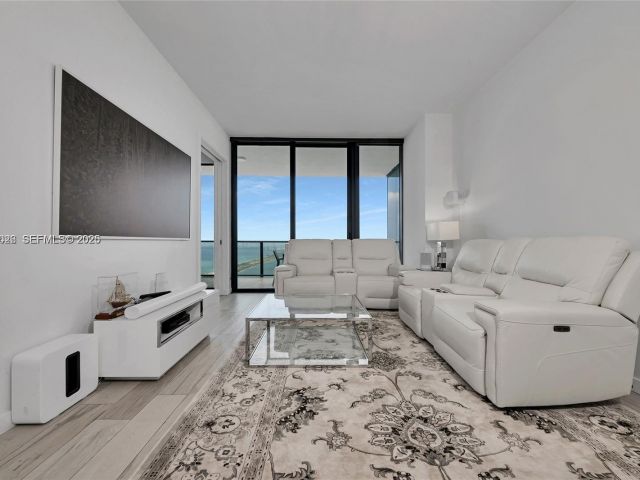 Apartment for rent  Unit #4805 - photo 7518997