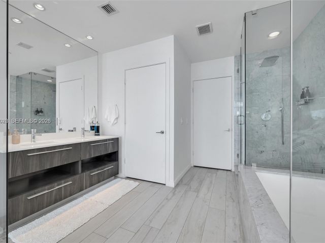 Apartment for rent  Unit #4805 - photo 7519003