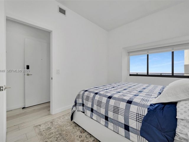 Apartment for rent  Unit #4805 - photo 7519004