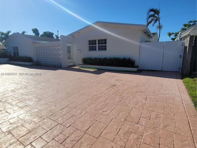 Home for sale at 12305 SW 42nd St - photo 7517799