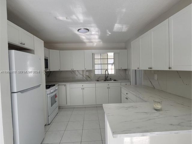 Home for sale at 12305 SW 42nd St - photo 7517811