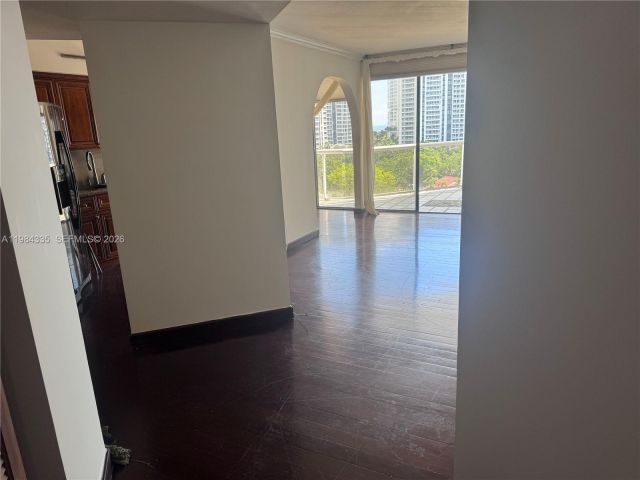 Apartment for sale  Unit #1002 - photo 7519970