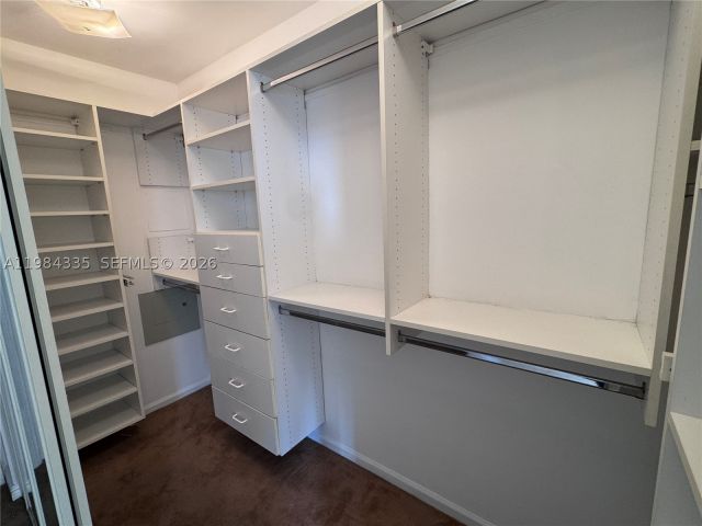 2-bedroom condo for sale in Aventura - 3610 Yacht Club Dr 1002 - MondialRealty