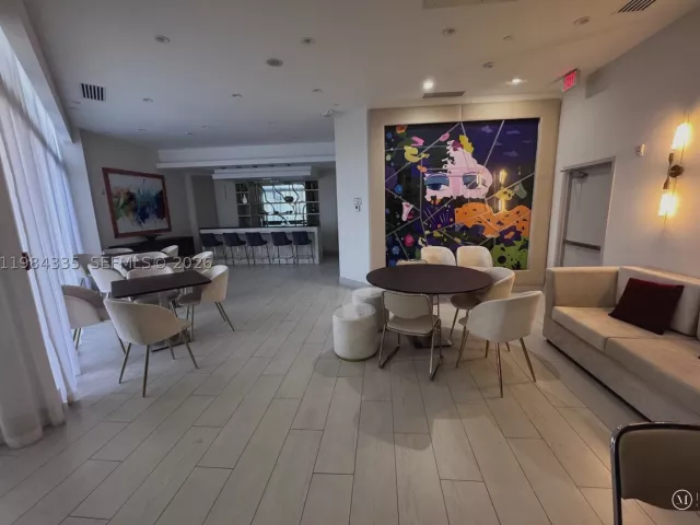 2-bedroom condo for sale in Aventura - 3610 Yacht Club Dr 1002 - MondialRealty