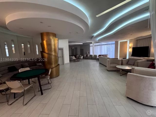 2-bedroom condo for sale in Aventura - 3610 Yacht Club Dr 1002 - MondialRealty