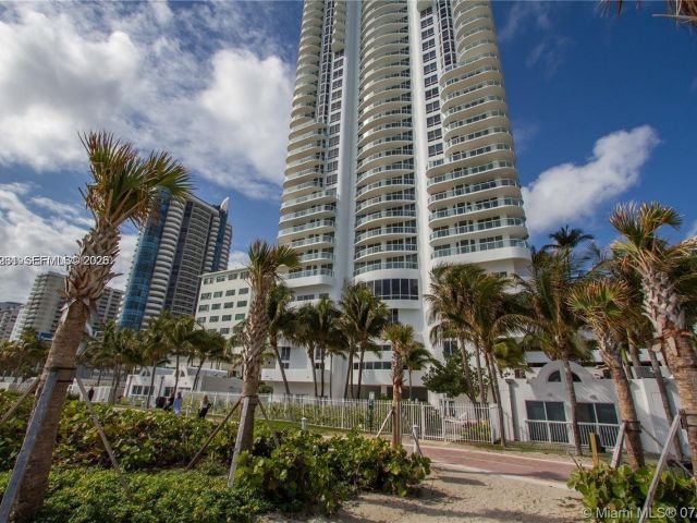 Apartment for rent  Unit #2810 - photo 7519752