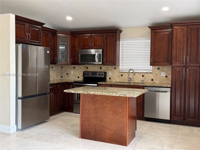 Home for rent at 15686 NW 12th Mnr 15686 - photo 7518092