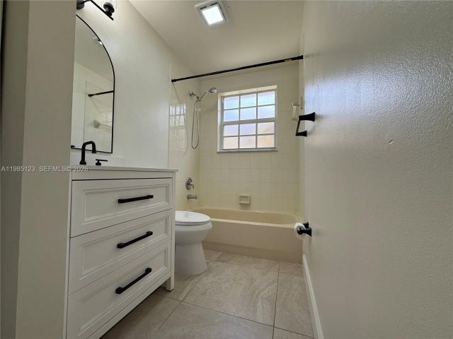 Home for rent at 15686 NW 12th Mnr 15686 - photo 7518096