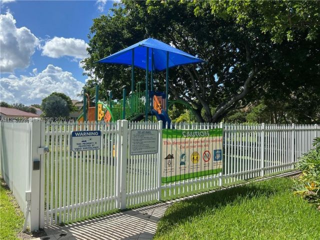 Home for rent at 15686 NW 12th Mnr 15686 - photo 7518100