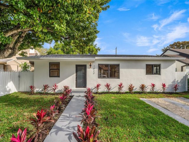 Home for sale at 1017 NW 47th St - photo 7518650