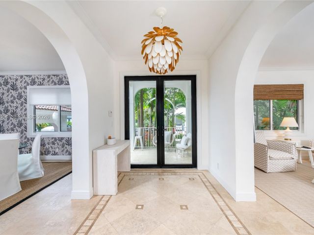 4-bedroom home for rent in Key Biscayne - 760 Glenridge Rd - MondialRealty
