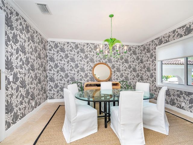 4-bedroom home for rent in Key Biscayne - 760 Glenridge Rd - MondialRealty