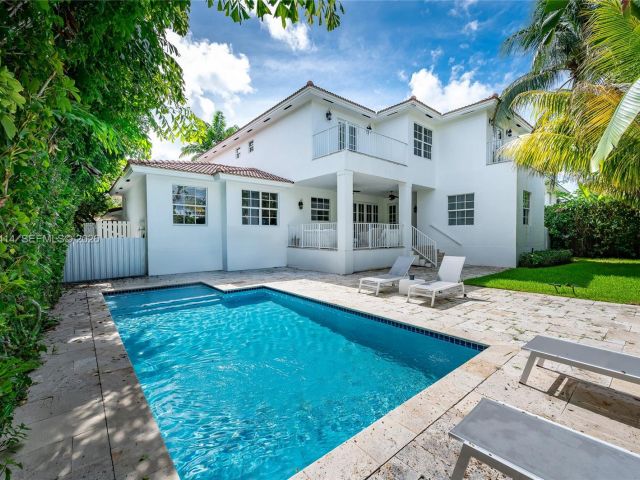 4-bedroom home for rent in Key Biscayne - 760 Glenridge Rd - MondialRealty