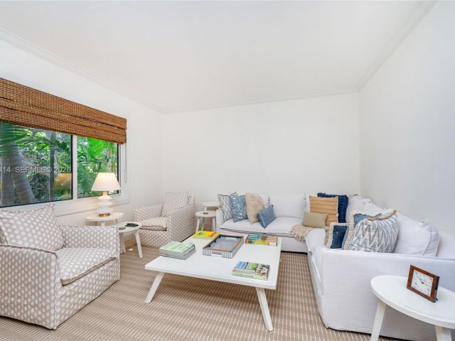 4-bedroom home for rent in Key Biscayne - 760 Glenridge Rd - MondialRealty