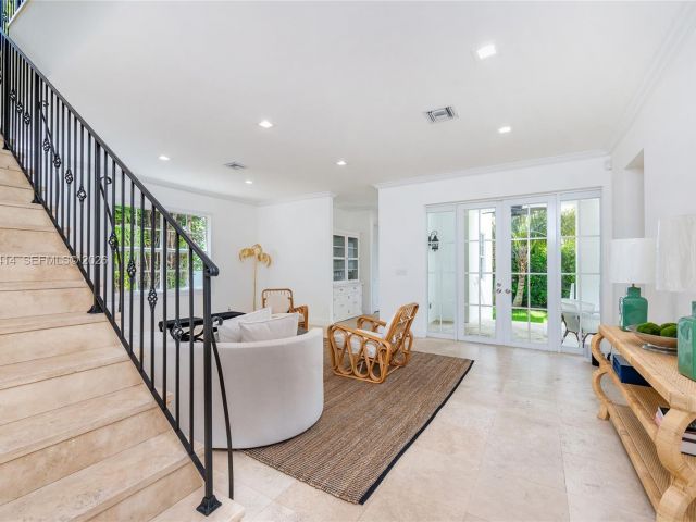 4-bedroom home for rent in Key Biscayne - 760 Glenridge Rd - MondialRealty