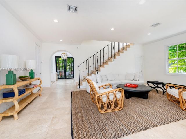 4-bedroom home for rent in Key Biscayne - 760 Glenridge Rd - MondialRealty