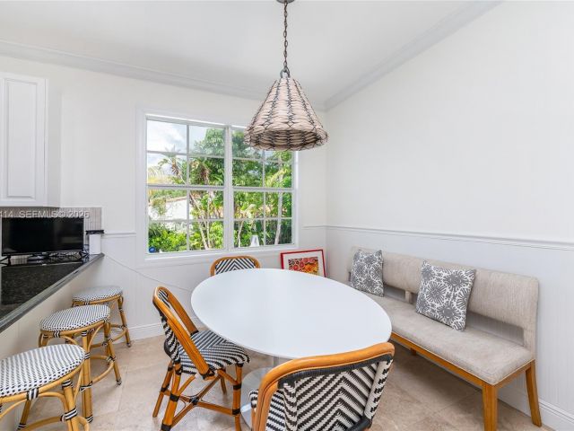 4-bedroom home for rent in Key Biscayne - 760 Glenridge Rd - MondialRealty